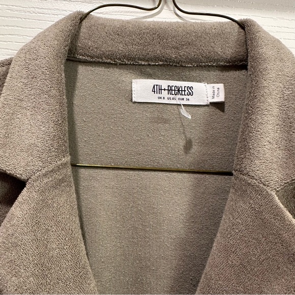 4th and Reckless Terry top - Picture 4 of 6